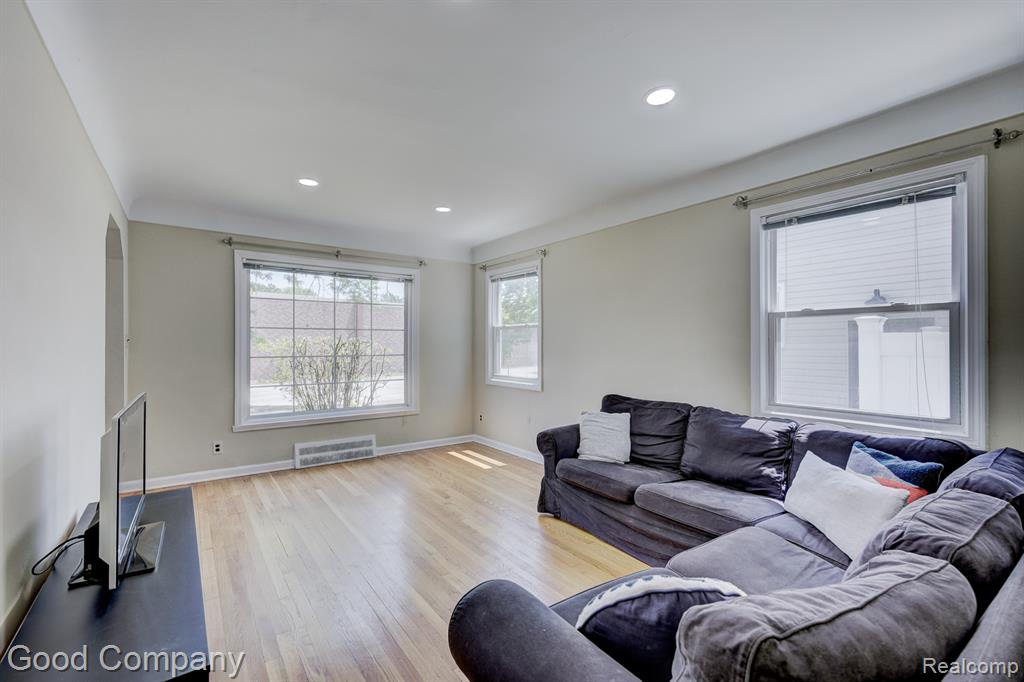 524 S Stephenson Highway, Royal Oak, MI 48067 — Photo 2