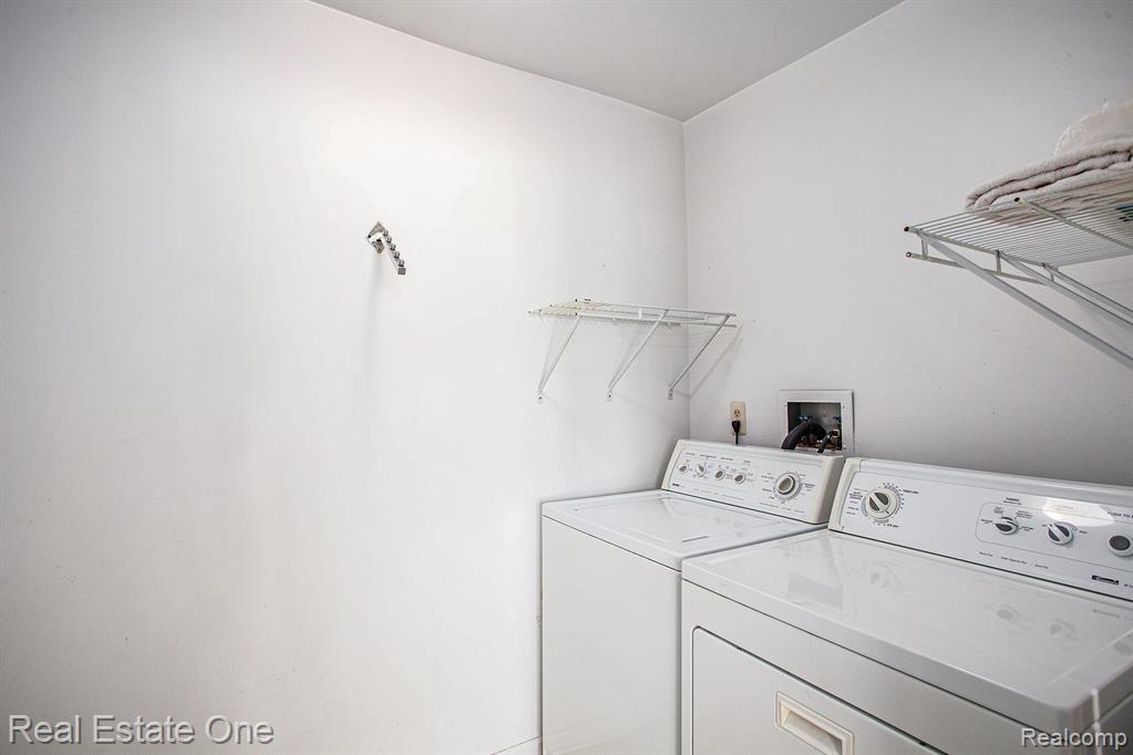 7187 Pebble Park Drive, West Bloomfield, MI — Photo 20