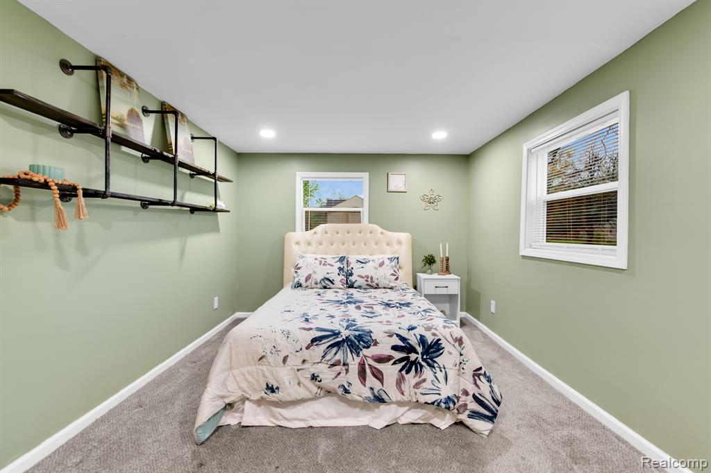 6556 WASHINGTON Street, Romulus, MI 48174 — Photo 15