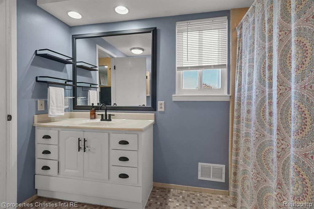 776 Kings Way, Canton, MI 48188 — Photo 33