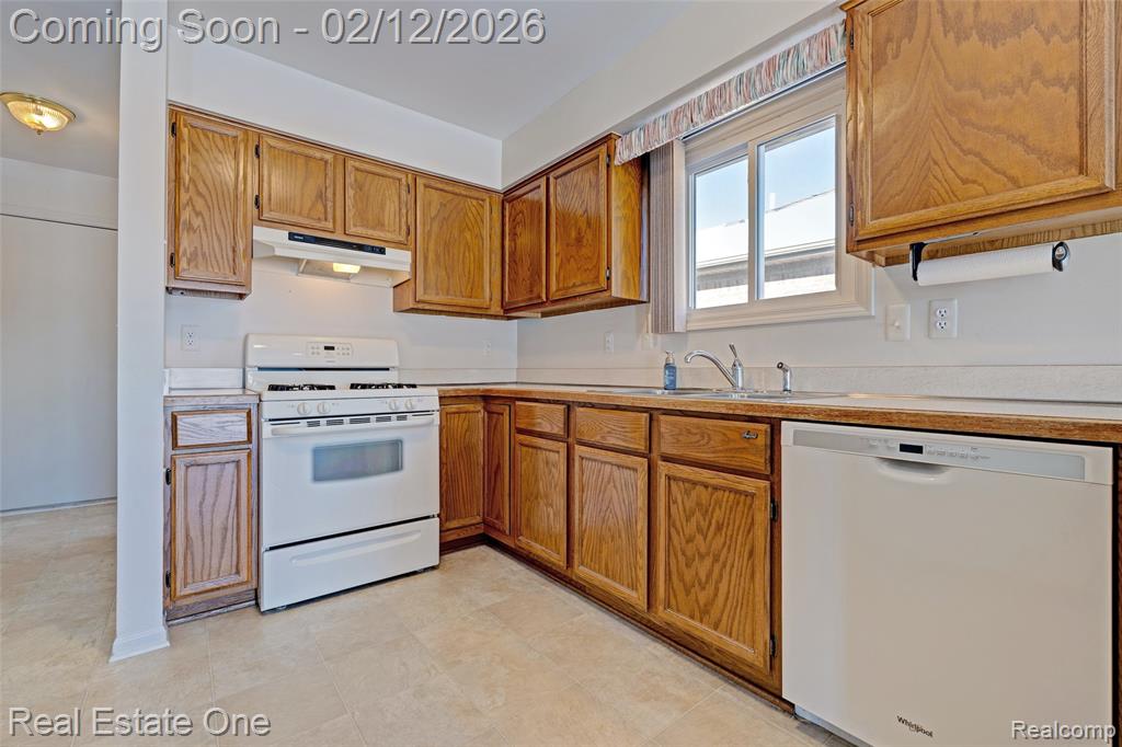 46536 Red River Drive, Macomb, MI 48044 — Photo 14
