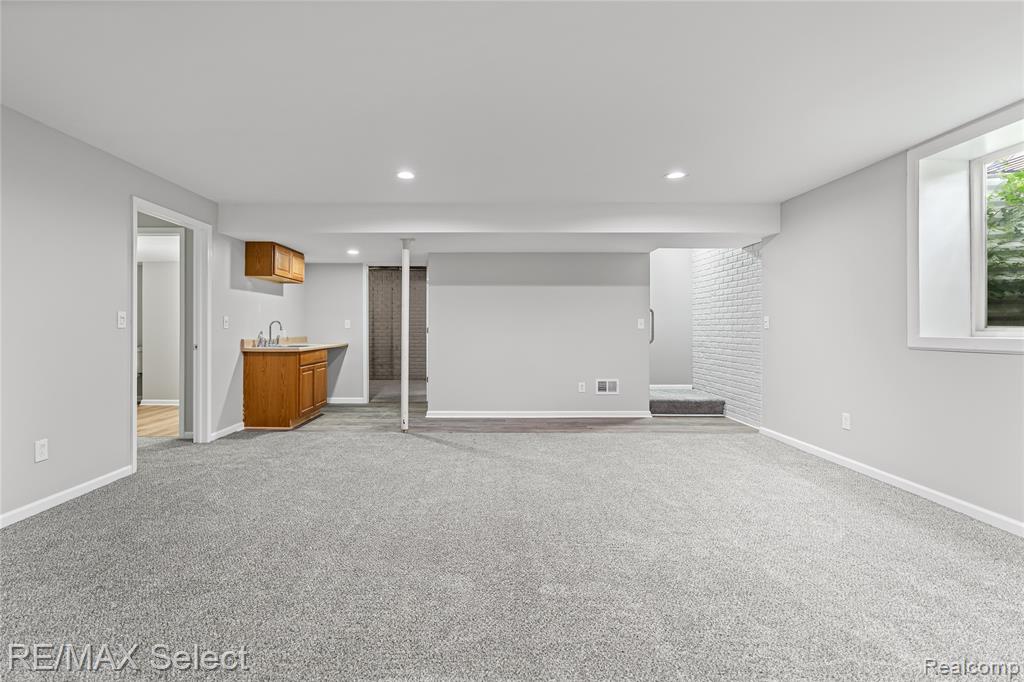 708 Wilberforce Drive, Flint, MI 48503 — Photo 21