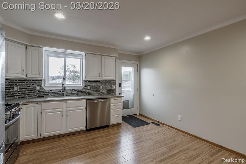 7691 Bridge Road, Waterford, MI 48329 — Photo 8