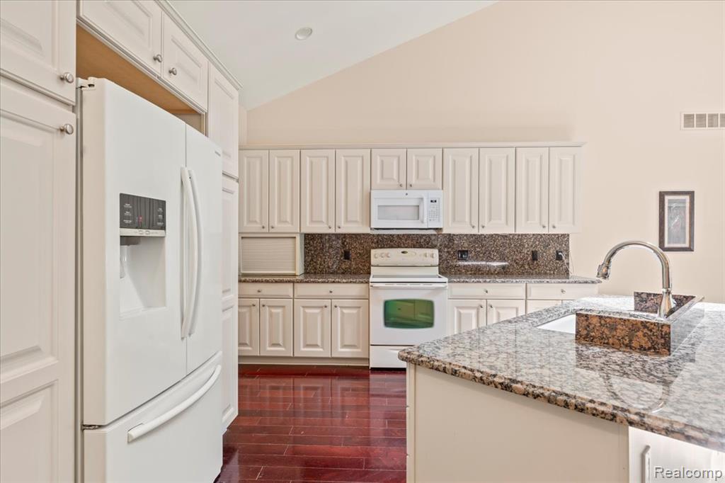 118 Fox Hollow Drive, Metamora, MI 48455 — Photo 17