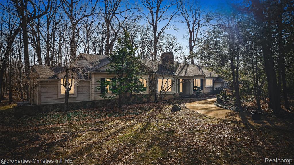 870 Highwood Drive, Bloomfield Hills, MI 48304 — Photo 11