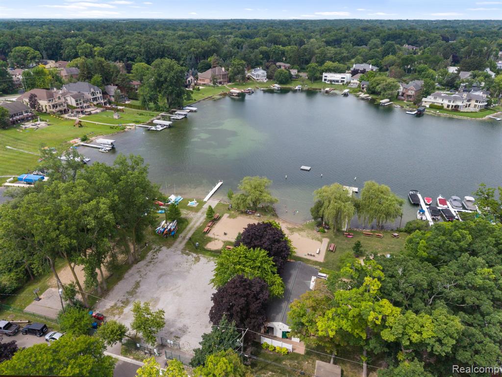 5775 Eastman Boulevard, West Bloomfield, MI 48323 — Photo 45