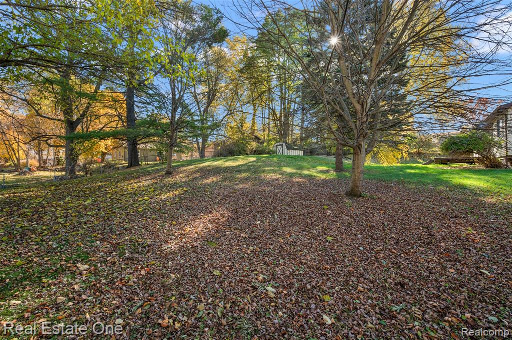 9600 Yale Avenue, Clarkston, MI 48348 — Photo 8