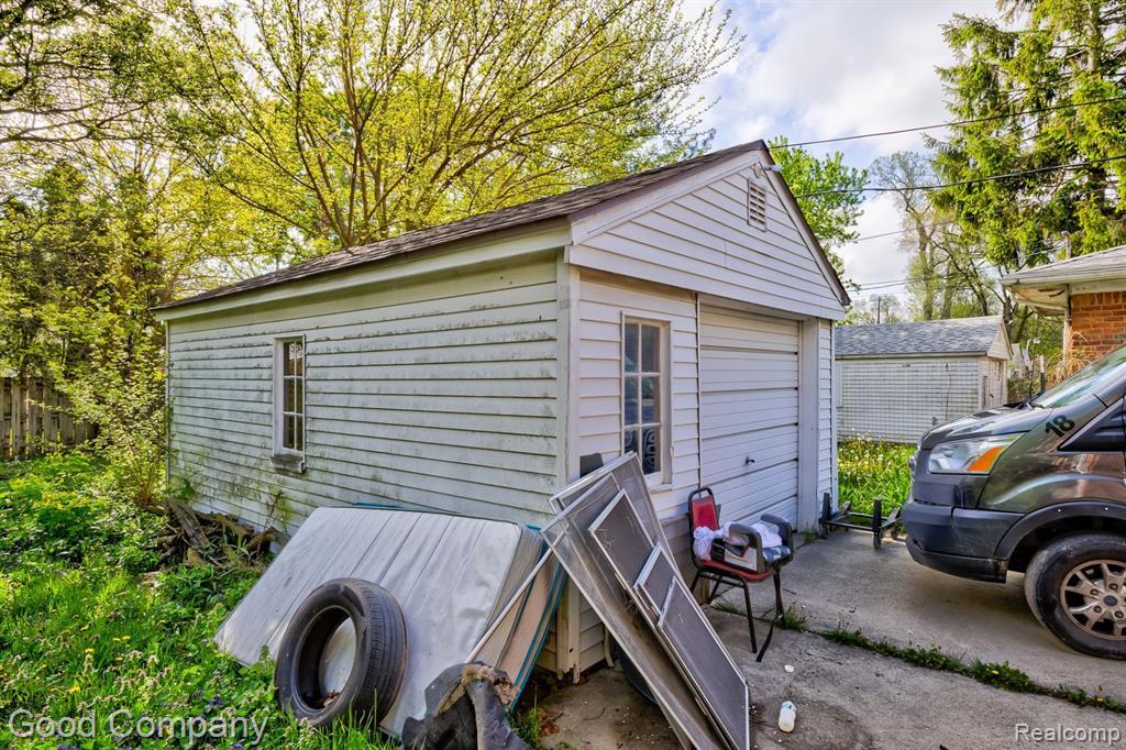 7686 W PARKWAY Street, Redford, MI 48239 — Photo 19