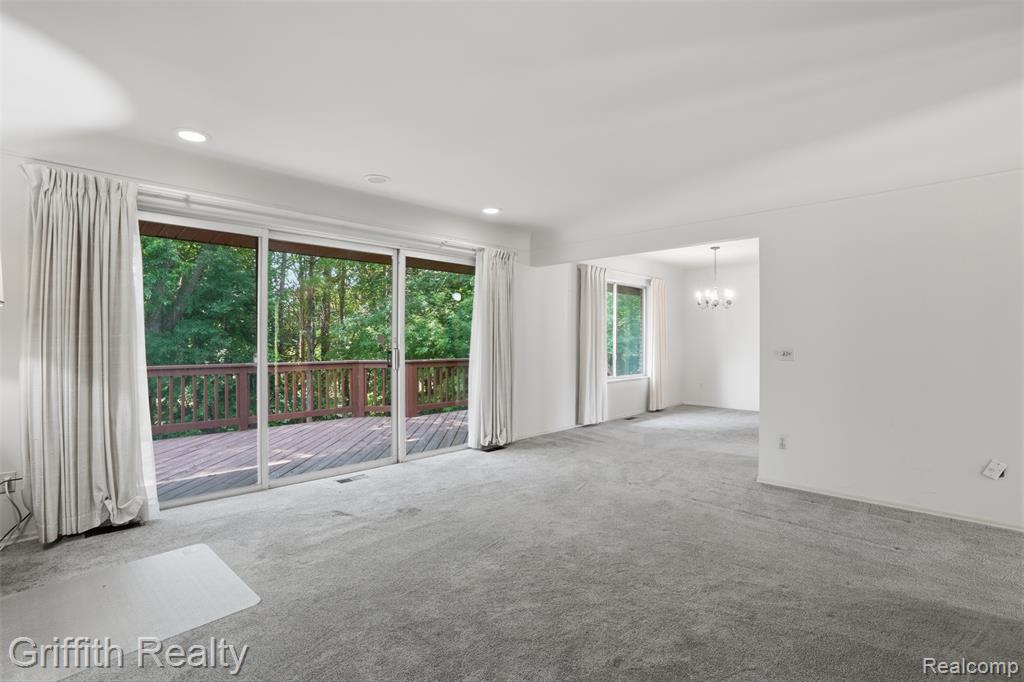 10646 Kenicott Trail, Brighton, MI 48114 — Photo 12