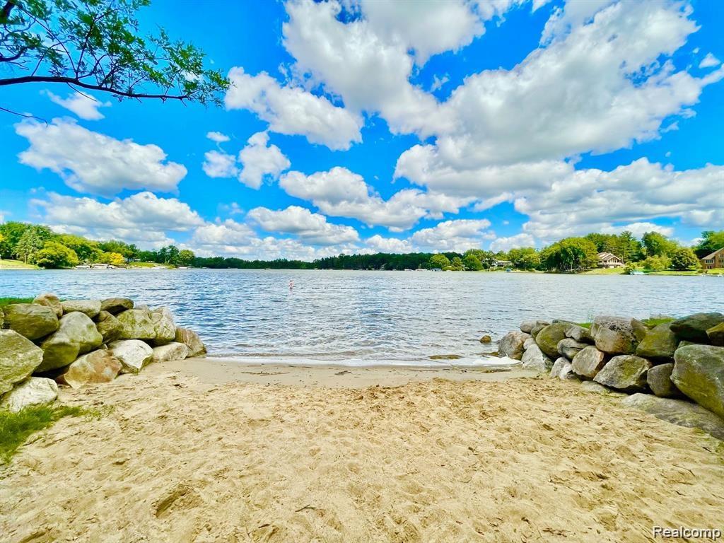 7477 Ore Knob Drive, Fenton, MI 48430 — Photo 49