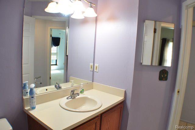38843 COUNTRY Circle, 80, Farmington Hills, MI 48331 — Photo 12
