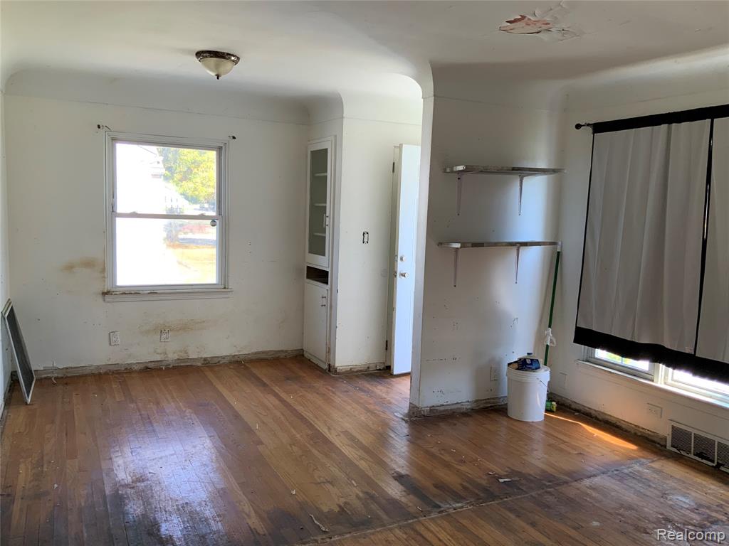 910 Hubbard Avenue, Flint, MI 48503 — Photo 3