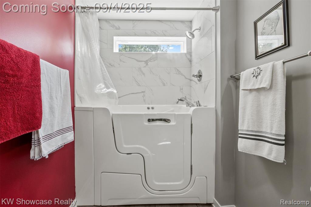9760 Copper Ridge Drive, Fowlerville, MI 48836 — Photo 21