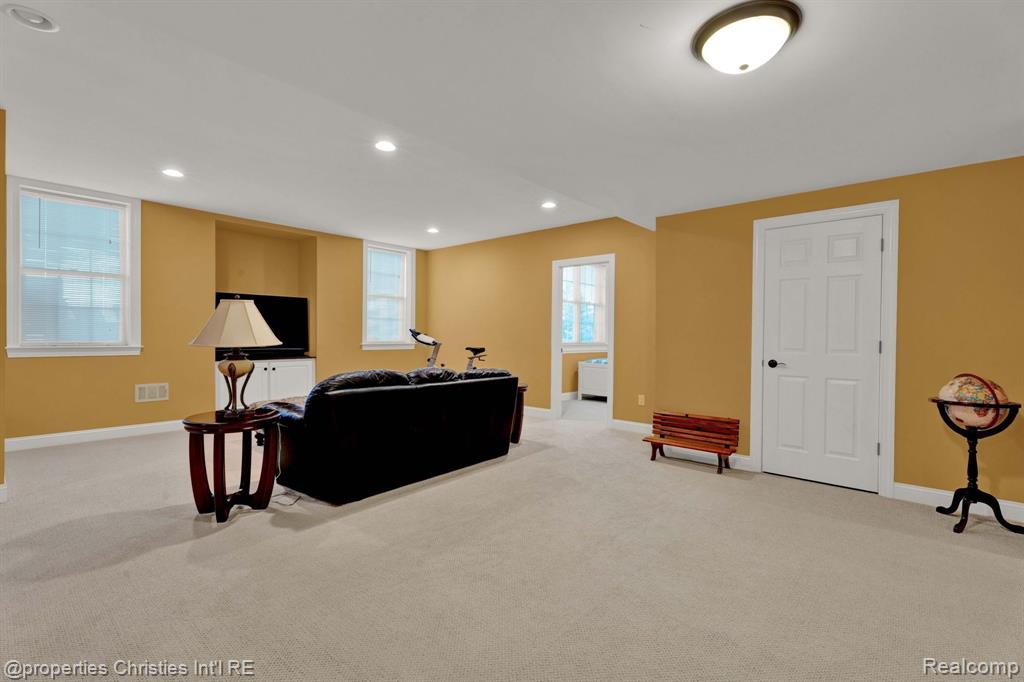 17248 CRESTBROOK Drive, Northville, MI 48168 — Photo 50