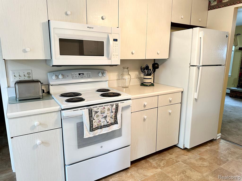 648 N JACKSON Street, Clinton, MI 49236 — Photo 44