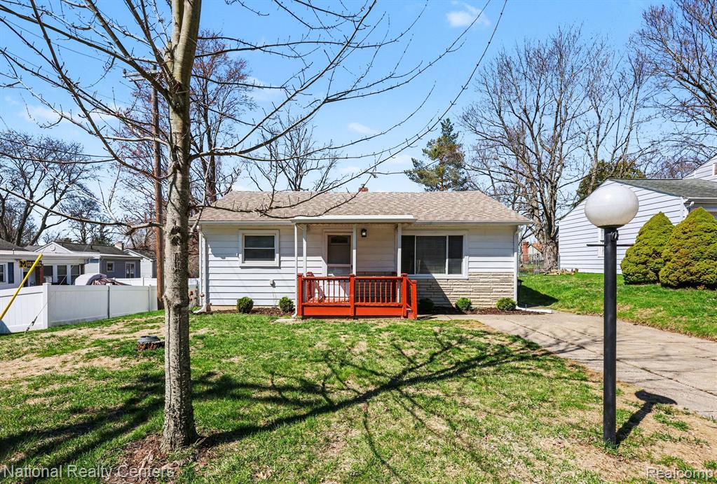 586 Bagley Street, Lake Orion, MI 48362 — Photo 2