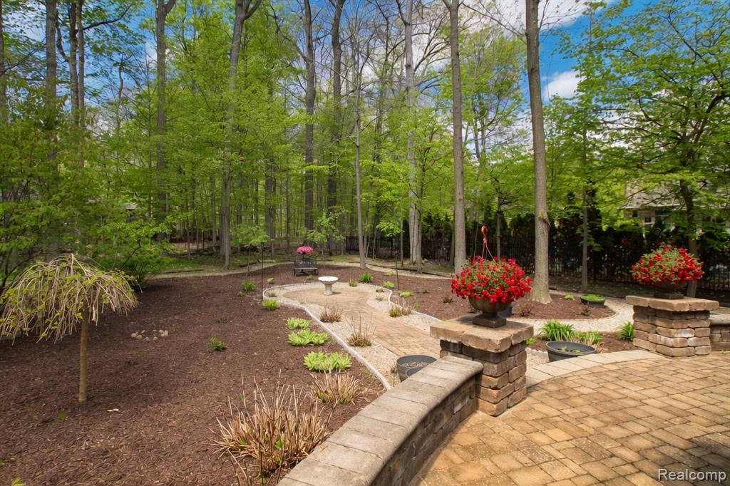 1305 Kings Pointe Road, Grand Blanc, MI 48439 — Photo 14