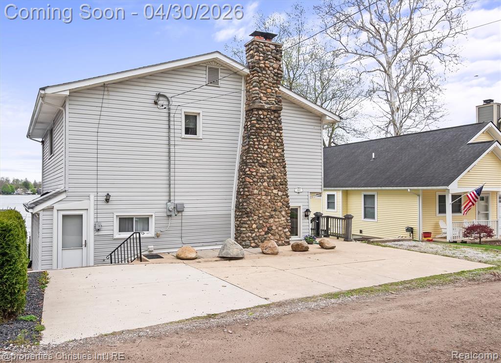 11417 N Shore Drive, Whitmore Lake, MI 48189 — Photo 15