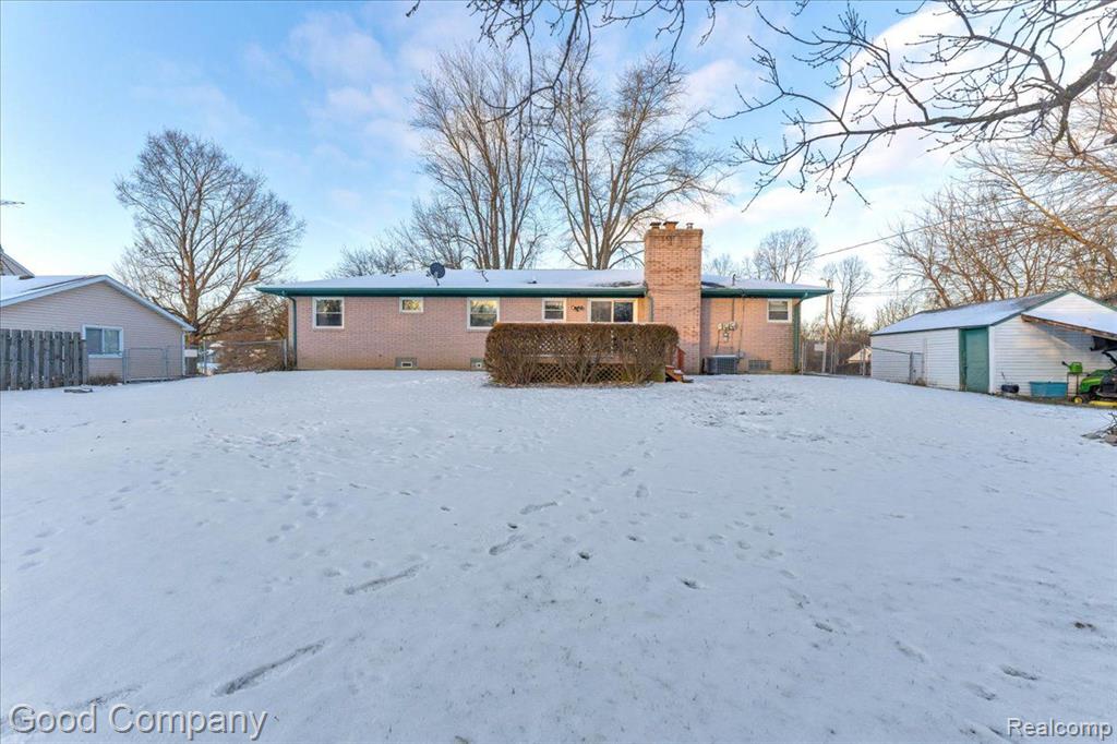 745 HOGARTH Avenue, Waterford, MI 48328 — Photo 31