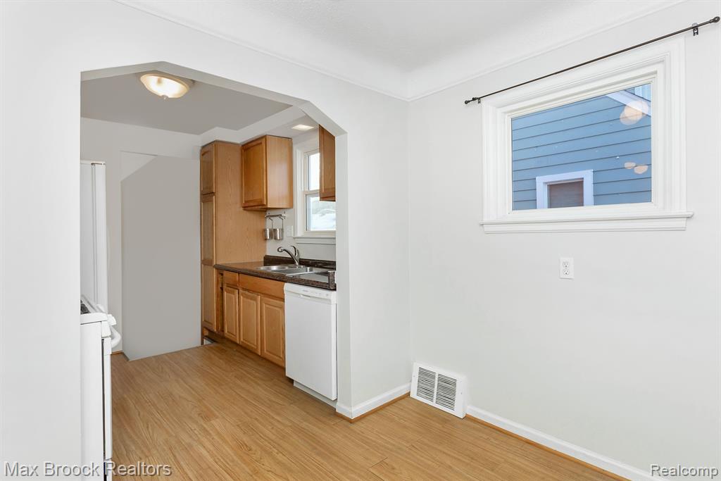 508 DEWEY Street, Royal Oak, MI 48067 — Photo 7