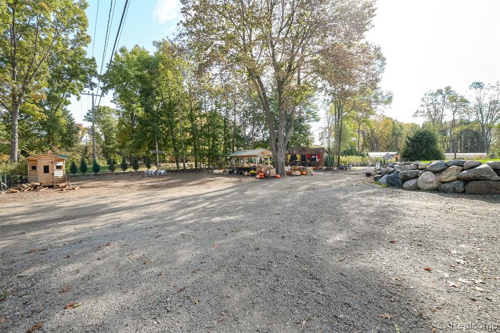 2076 Seymour Lake Road, Ortonville, MI 48462 — Photo 58