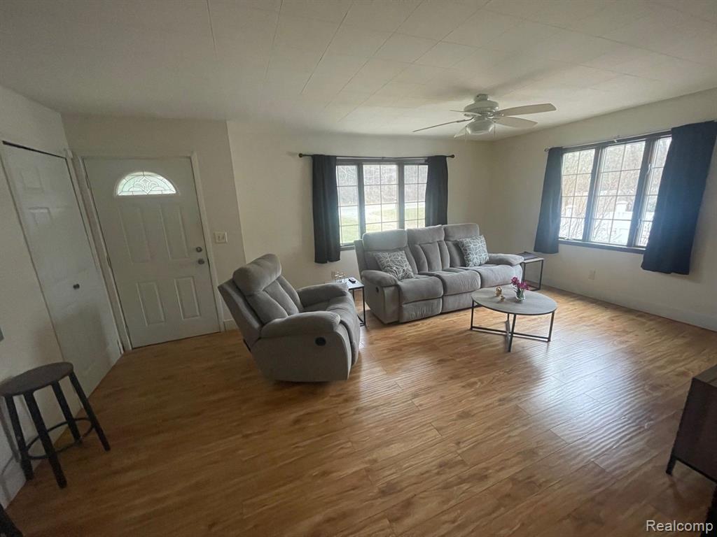 4908 Mertz Road, Mayville Vlg, MI 48744 — Photo 5