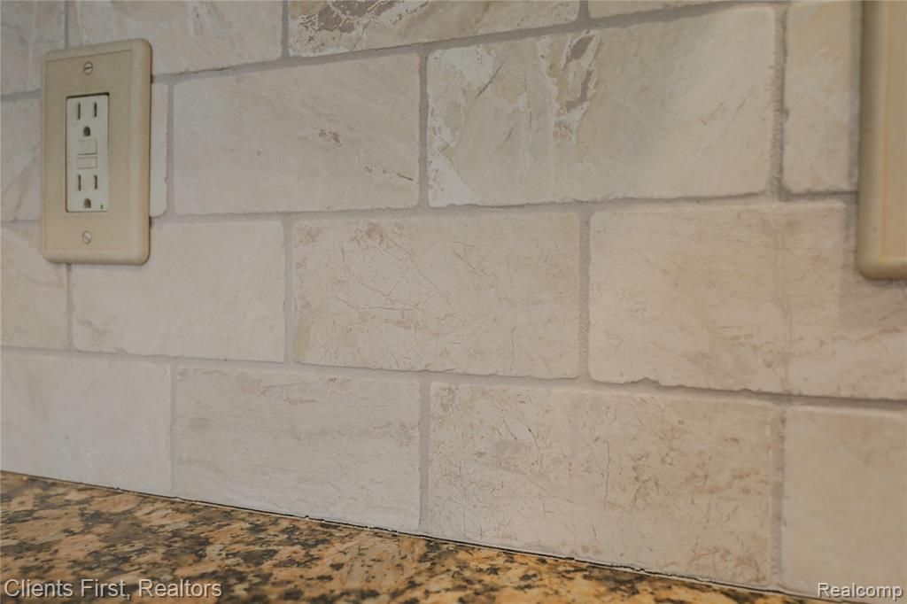 1291 Courtney Court, Hartland, MI 48353 — Photo 30
