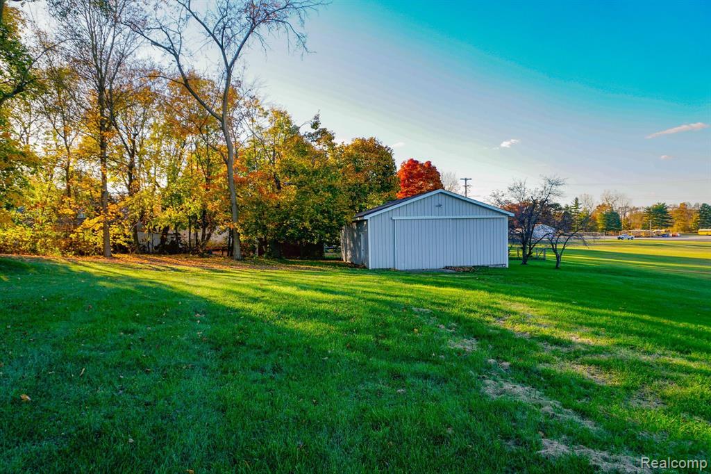 318 W MAPLE Street, Byron, MI 48418 — Photo 12