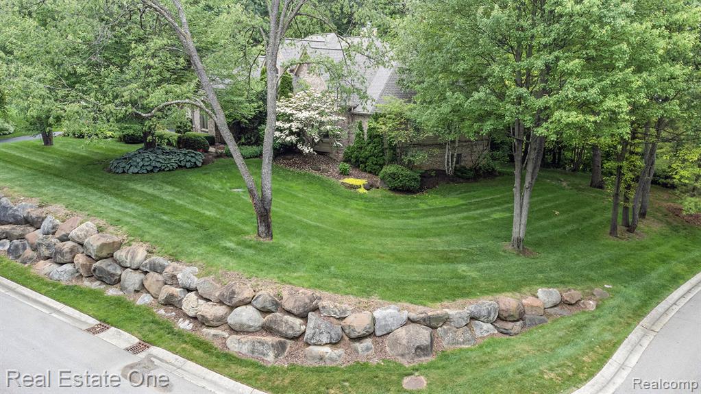 9832 Kingston Ridge, Clarkston, MI 48348 — Photo 42