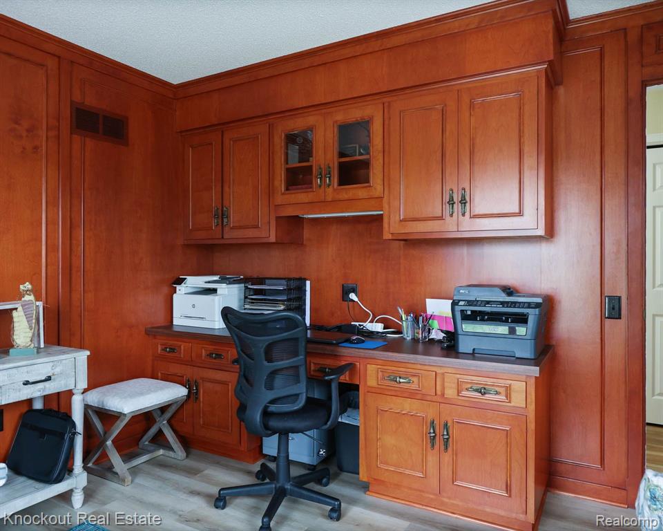 9350 OAKMONT Drive, Grand Blanc, MI 48439 — Photo 29