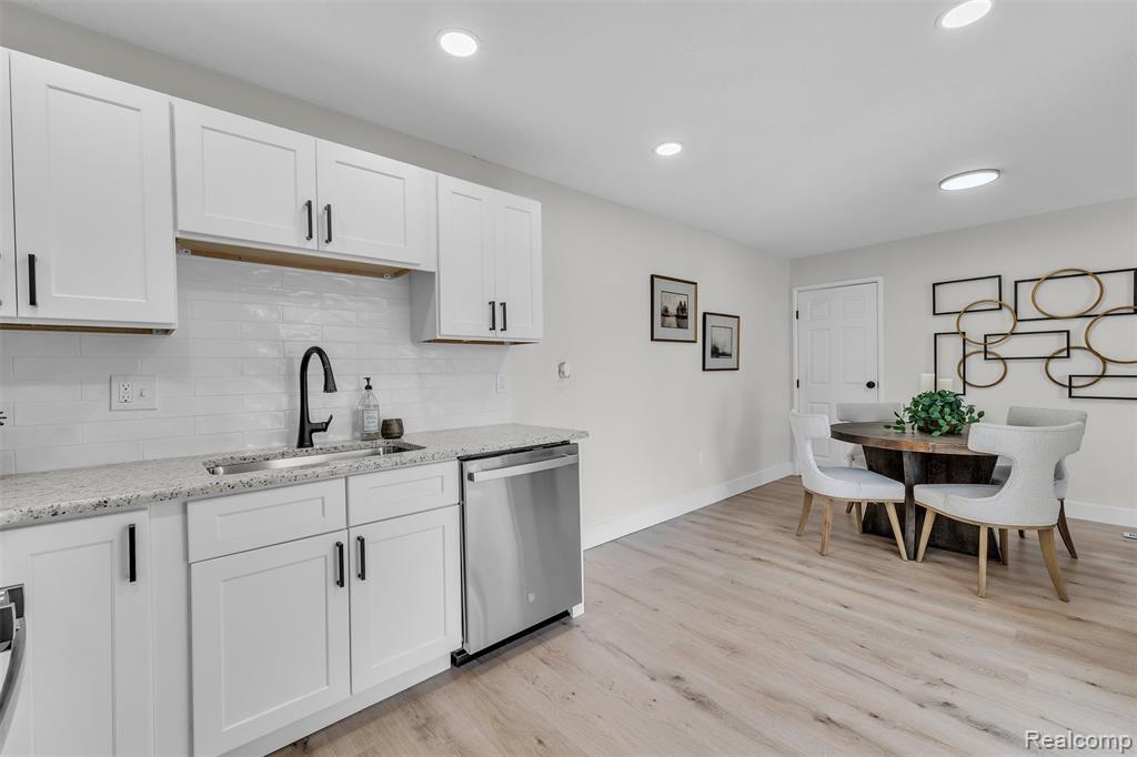 22653 Woolsey, Novi, MI — Photo 21