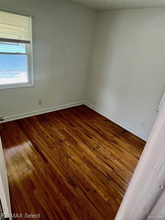 549 Buckingham Avenue, Flint, MI 48507 — Photo 10