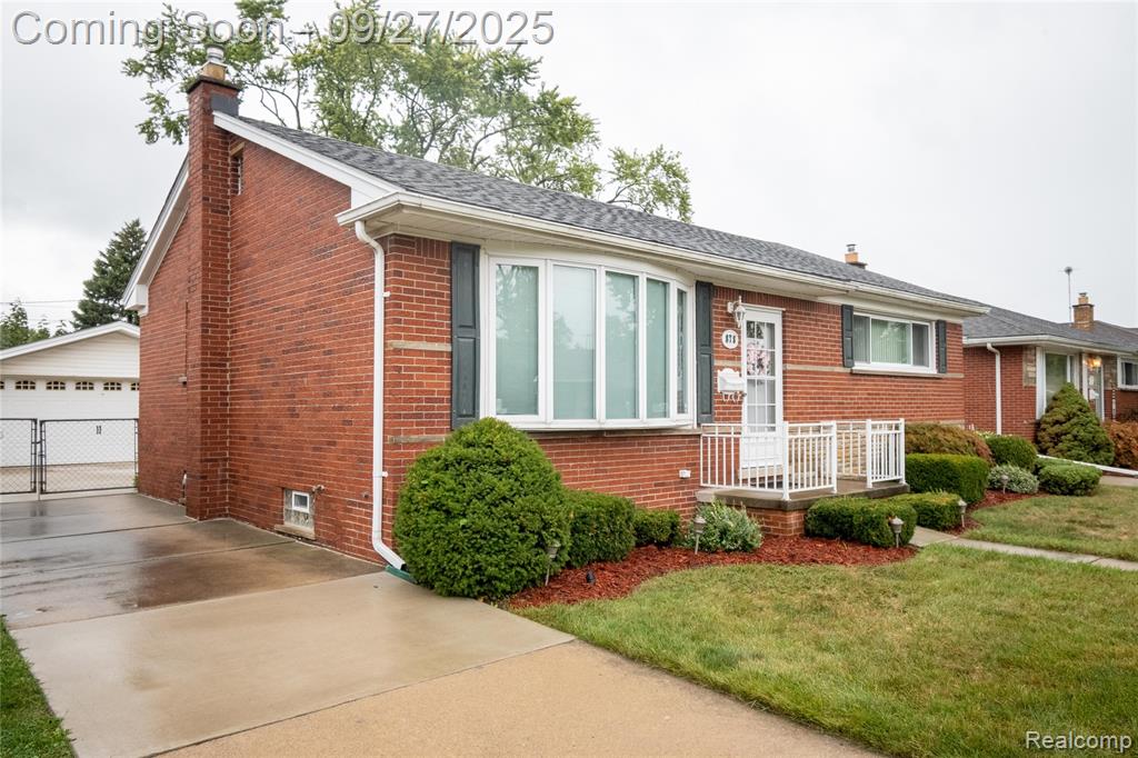 878 Champaign Road, Lincoln Park, MI 48146 — front exterior