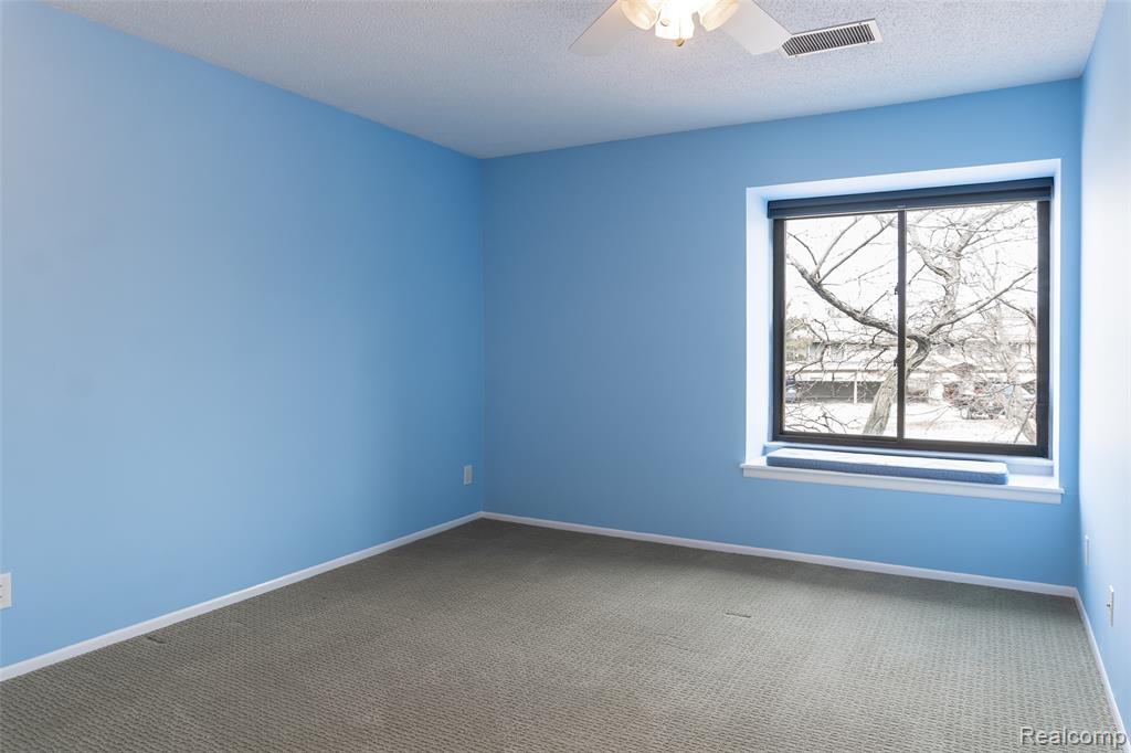 1695 Cliffs Landing, 302, Ypsilanti, MI 48198 — Photo 28