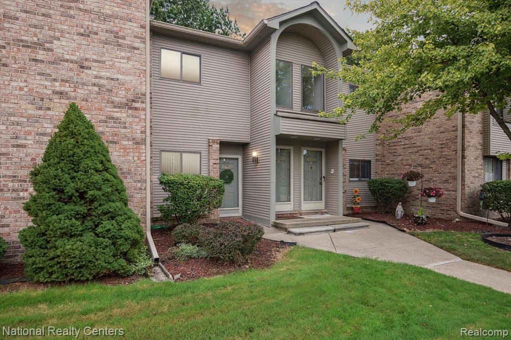 42595 LILLEY POINTE Drive, Canton, MI 48187 — Photo 35