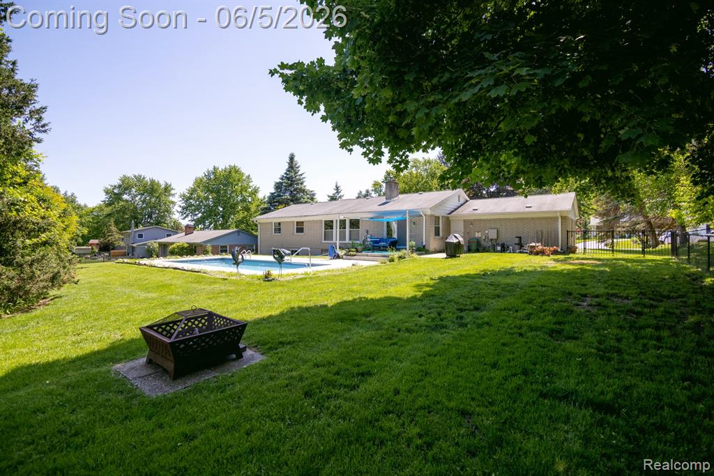 724 Sandstone Drive, Rochester Hills, MI 48309 — Photo 48