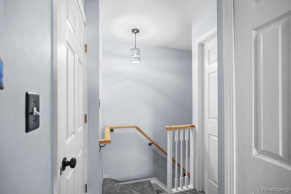 134 LAKE VILLAGE Drive, Walled Lake, MI 48390 — Photo 10