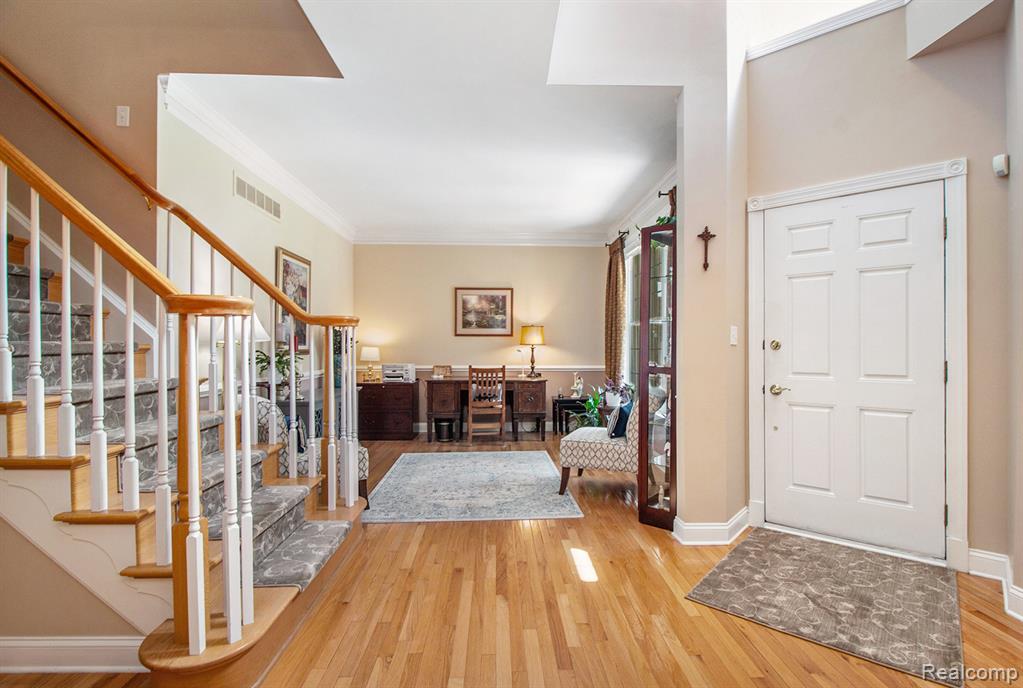 49674 Timber Trail, Novi, MI — Photo 2
