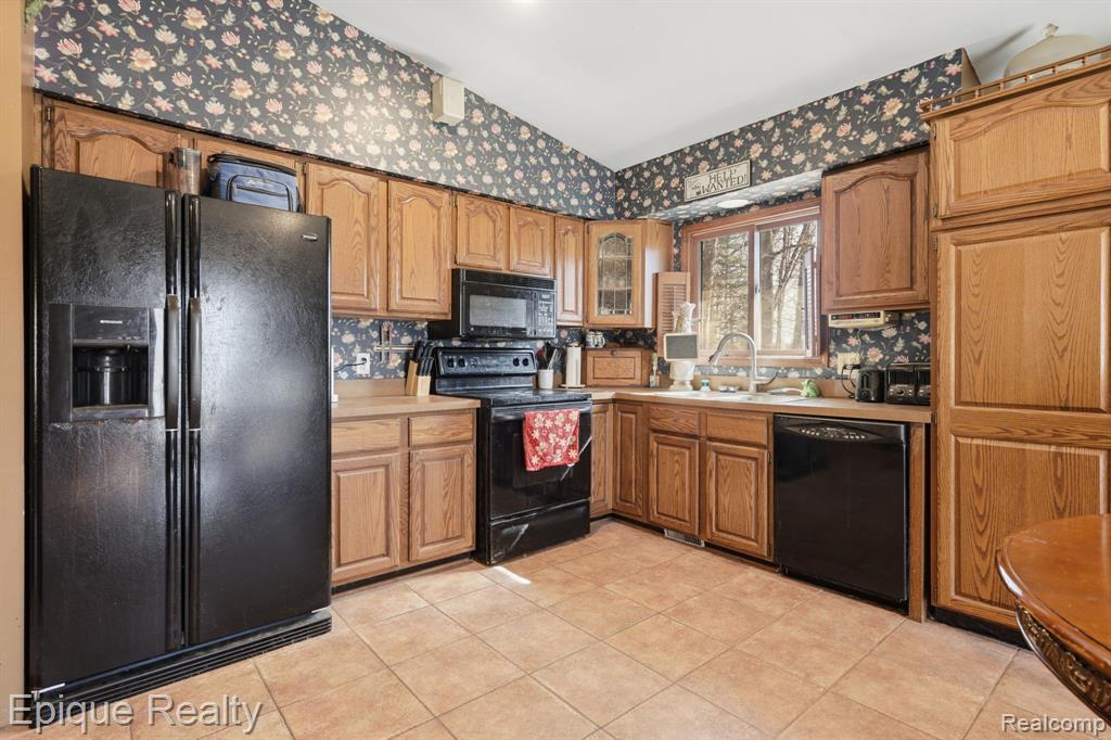 3813 Watuga Street, Commerce Twp, MI 48390 — Photo 7