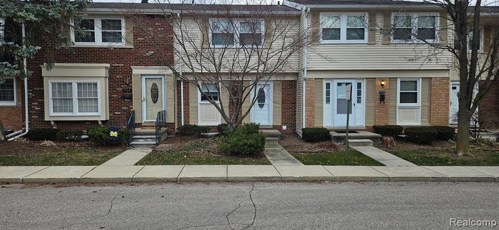 1720 BRENTWOOD Drive, Troy, MI 48098 — Photo 2