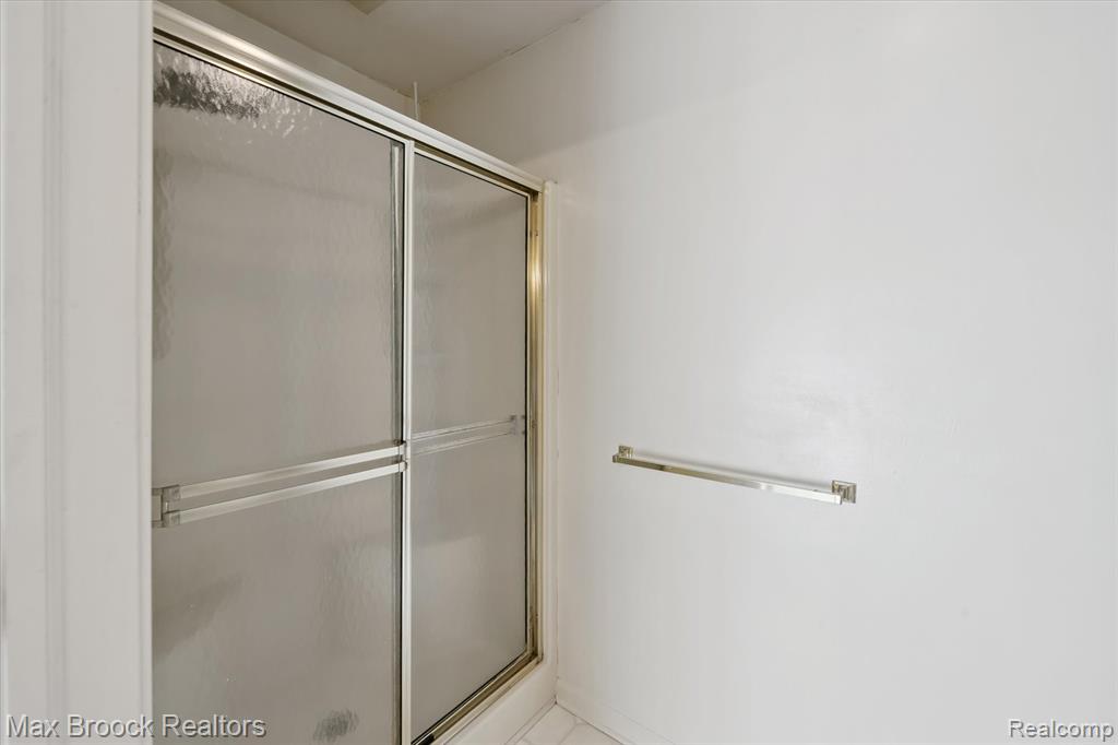 5872 Meadowview Drive, Plymouth, MI 48187 — Photo 40