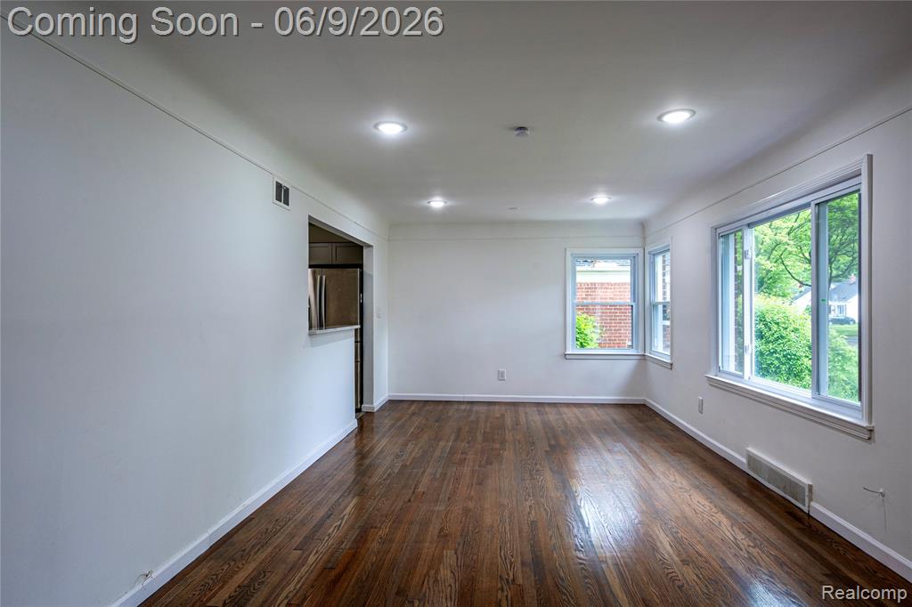 24221 Cloverlawn Street, Oak Park, MI 48237 — Photo 7