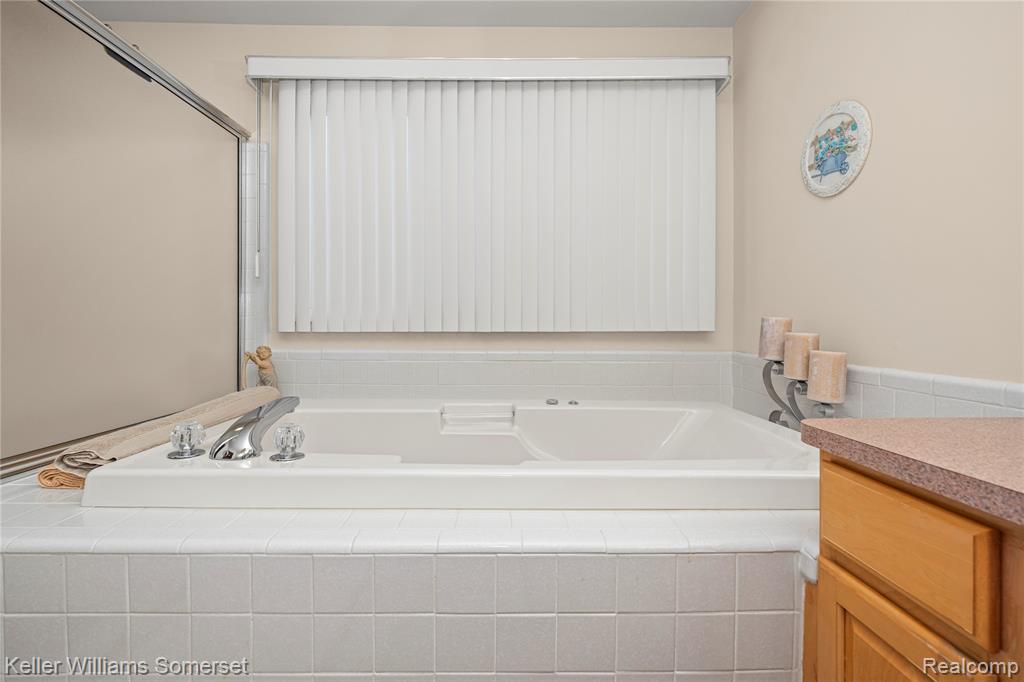 41659 Touchstone Drive, Sterling Heights, MI 48314 — Photo 29