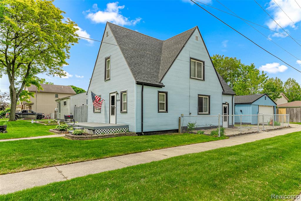 8329 Lenore Street, Dearborn Heights, MI 48127 — Photo 5