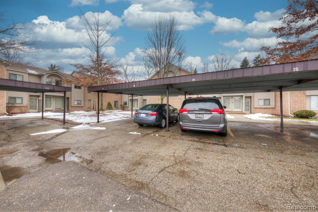 42489 Lilley Pointe Drive, Canton, MI 48187 — Photo 28