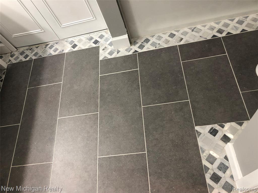 8201 Kennedy Circle, 4, Warren, MI 48093 — Photo 18