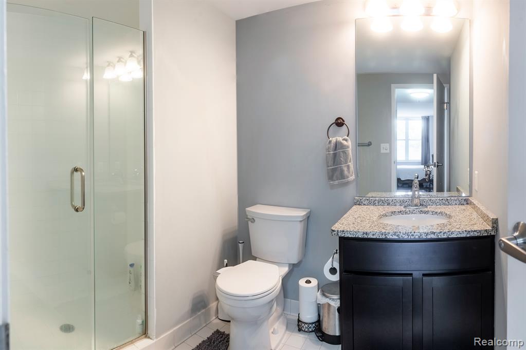 250 E HARBORTOWN Drive, 32-406, Detroit, MI 48207 — Photo 15