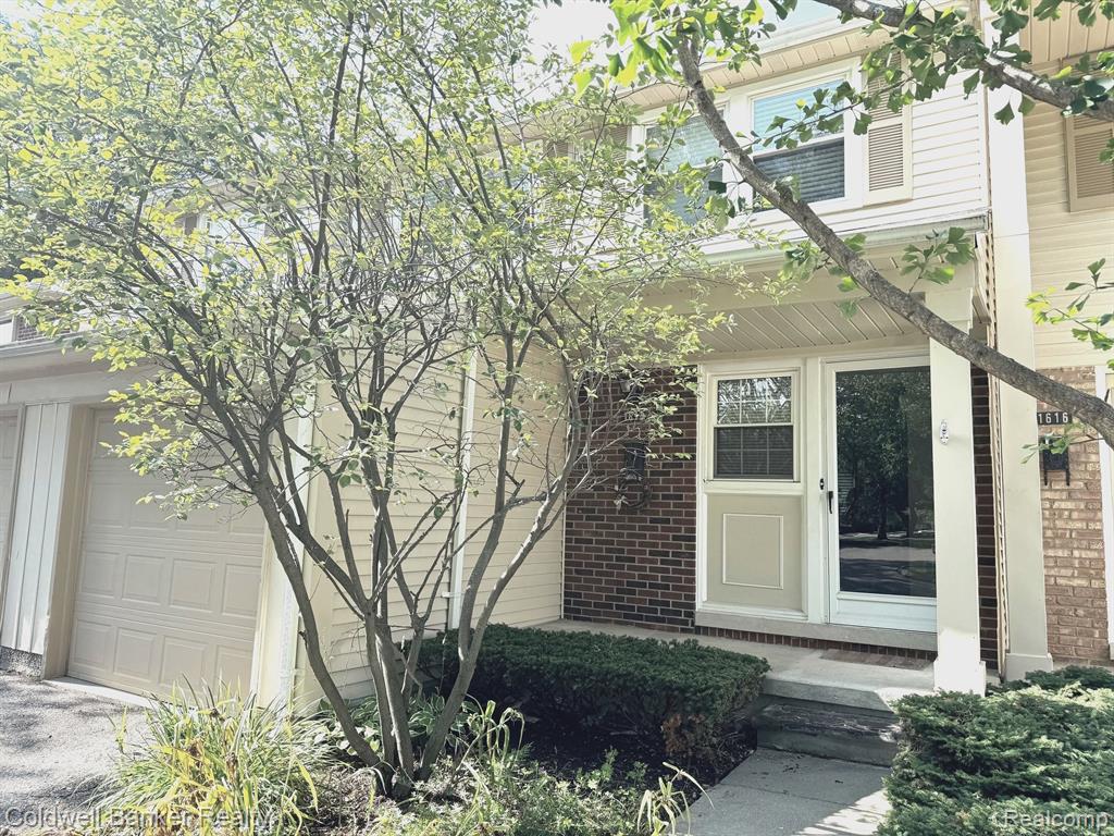 1618 BRENTWOOD Drive, Troy, MI 48098 — Photo 2