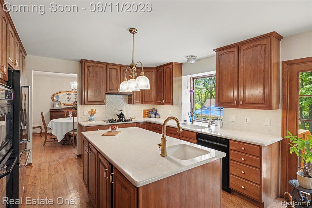 2958 Pine Needle Drive, White Lake, MI 48383 — Photo 10