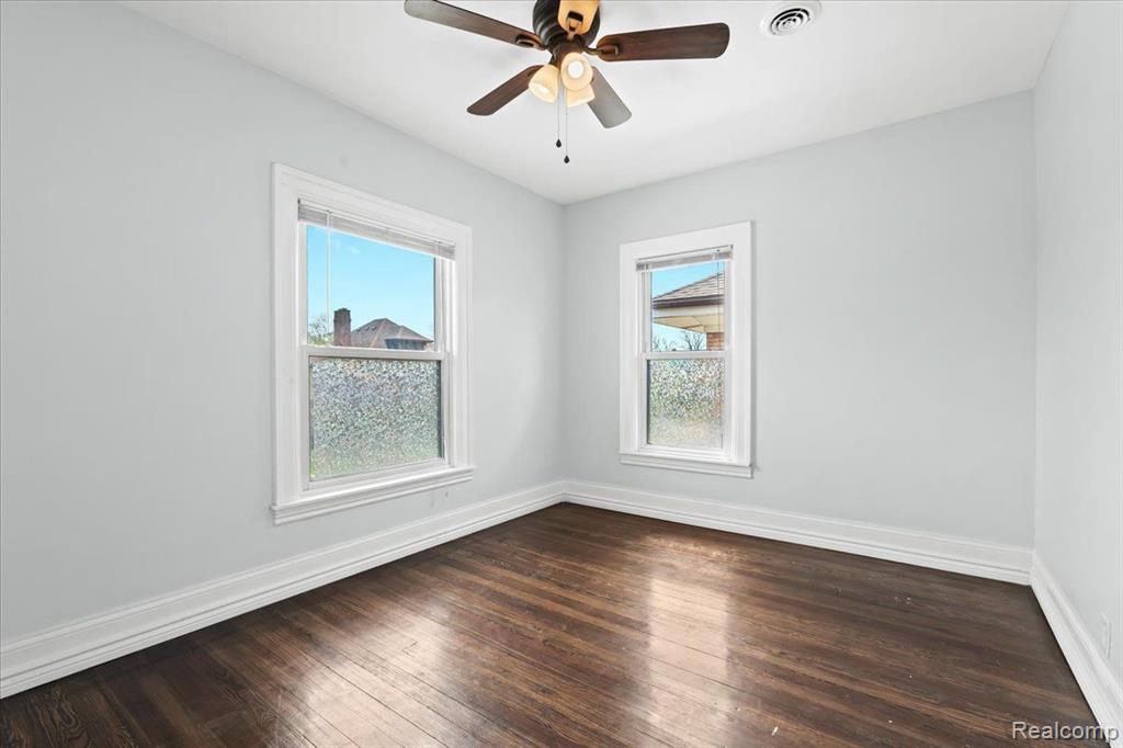50 TAYLOR Street, Detroit, MI 48202 — Photo 31